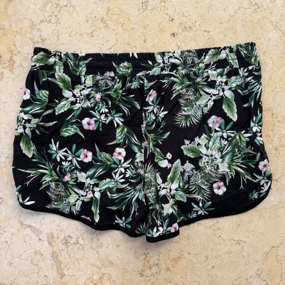 Paper Tee - Women’s Shorts - Floral - Size S - Picture 7 of 7